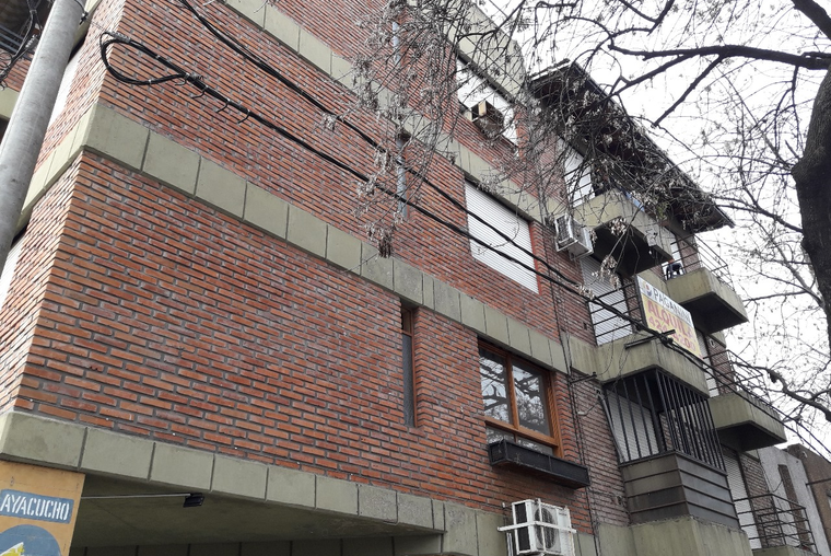 BONINO (341-5554767) - ALQUILER DEPTO 2 DORMITORIOS. EXTERNO. BALCON. AYACUCHO / PASCO