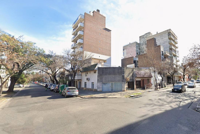 Terreno en venta, ESPAÑA esq. ITUZAINGO