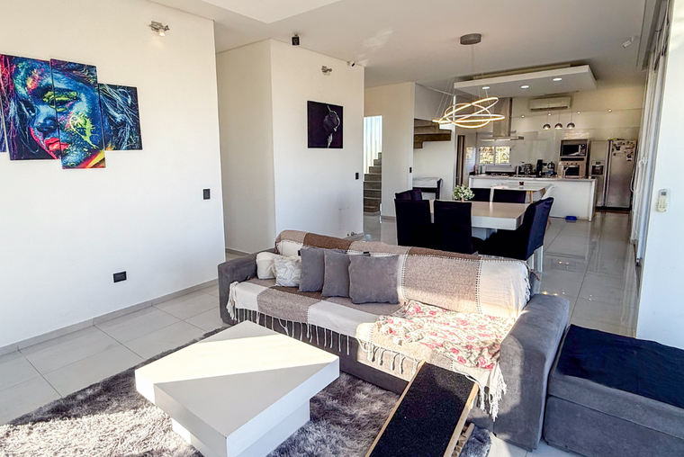 Casa en Venta| Barrio Privado del Jockey