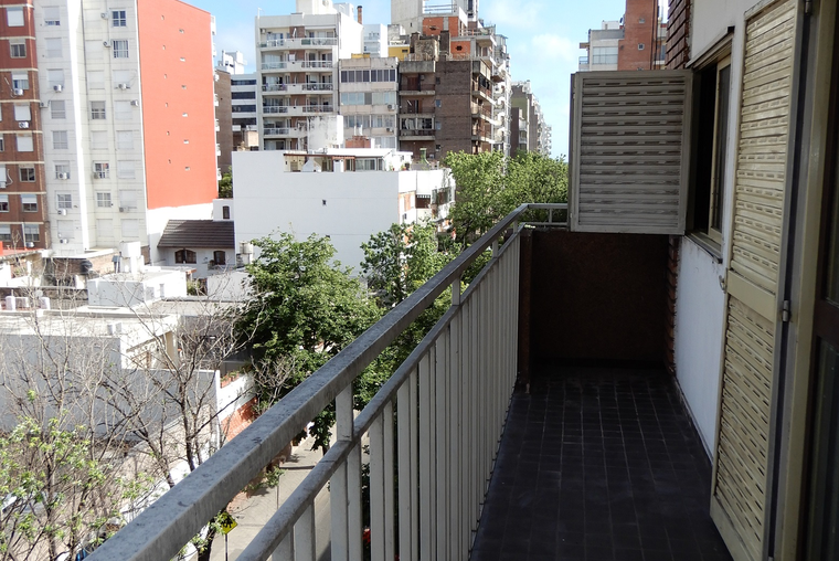 ATENCION. EXTERNO. BALCON ESTE. Moreno - Salta. Living comedor. Cocina comedor.