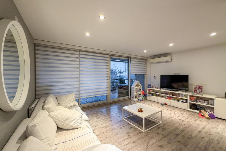 Departamento de 3 dormitorios con 2 cocheras en la zona río