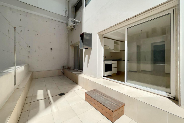 Departamento de 1 dormitorio con patio en el centro de Rosario