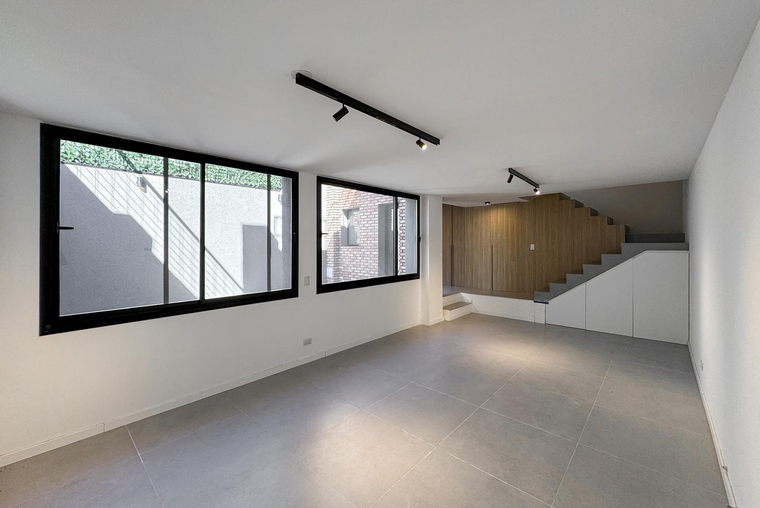 Casa de 2 dormitorios con patio, terraza y quincho en zona río