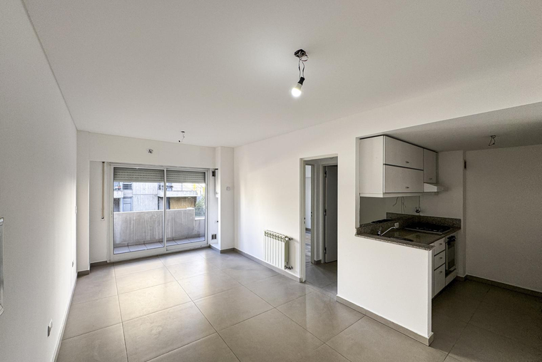 Departamento de 1 dormitorio con radiadores a metros de Bv. Oroño