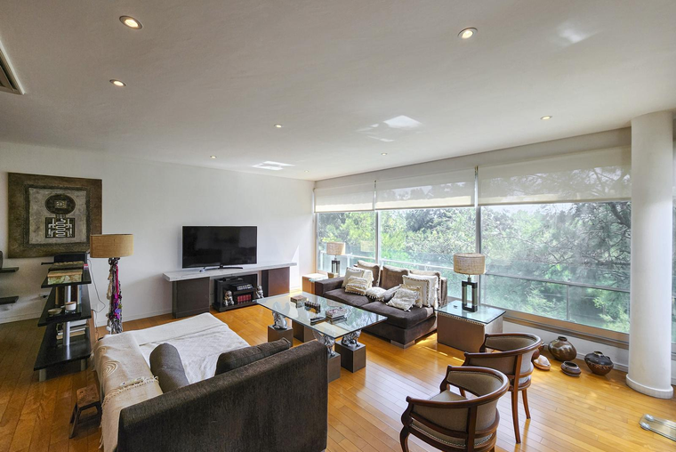 Departamento gigante de 3 dormitorios con amenities y 2 cocheras en Alquiler