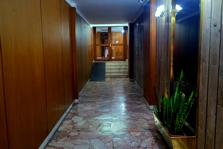 Montevideo 1181 5º Piso. RETASADO, Amplio y Luminoso Semipiso de 2 Dormitorios