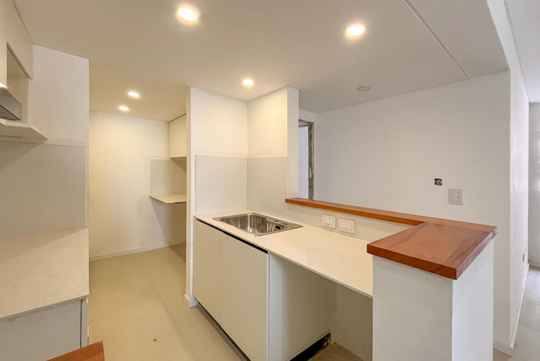 Departamento de 2 dormitorios, parrillero propio y amenites en zona río