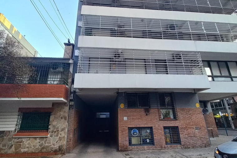 Necochea 1400, Barrio Martin. Impuestos y expensas incluidos.