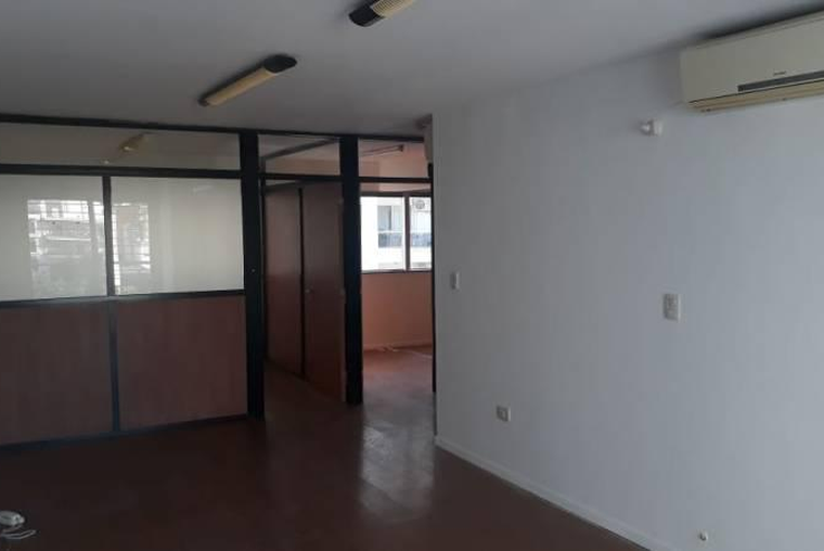VENTA - Montevideo / Santiago - Of. 