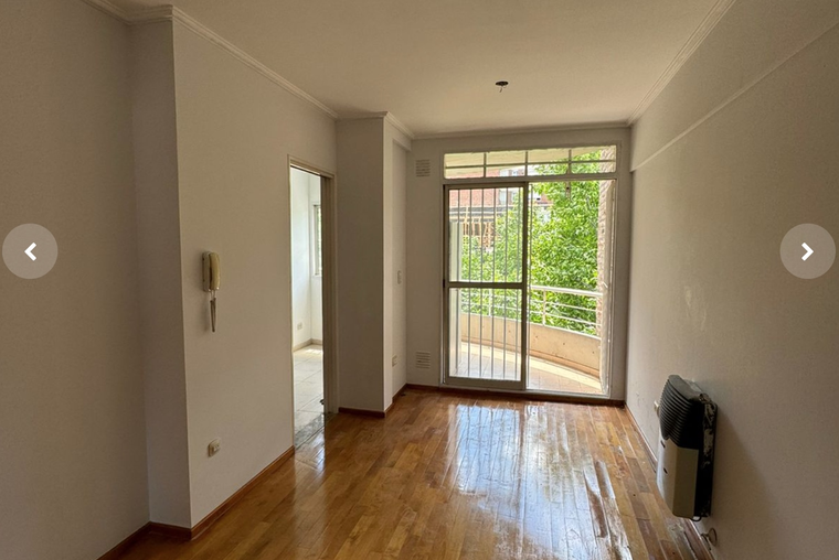 Urquiza 2600. Ventilación cruzada. Norte. Balcón. Cocina separada. Apto crédito.