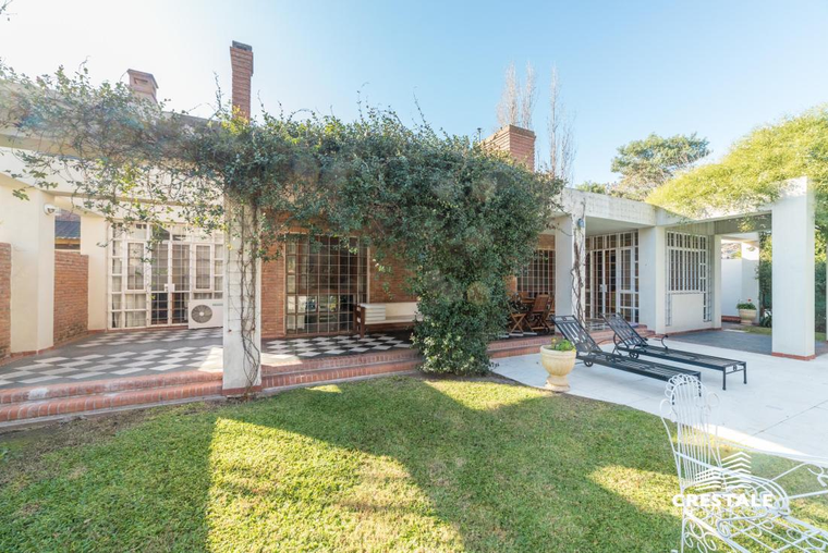Casa en venta, Acevedo  600