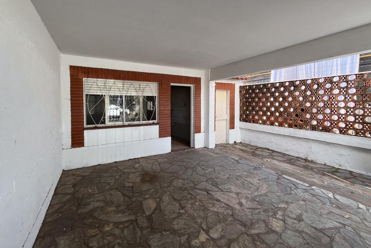 CASA DE DOS DORMITORIOS VENTA TERRAZA EXCLUSIVA C/PARRILLERO INDUSTRIAL ROSARIO