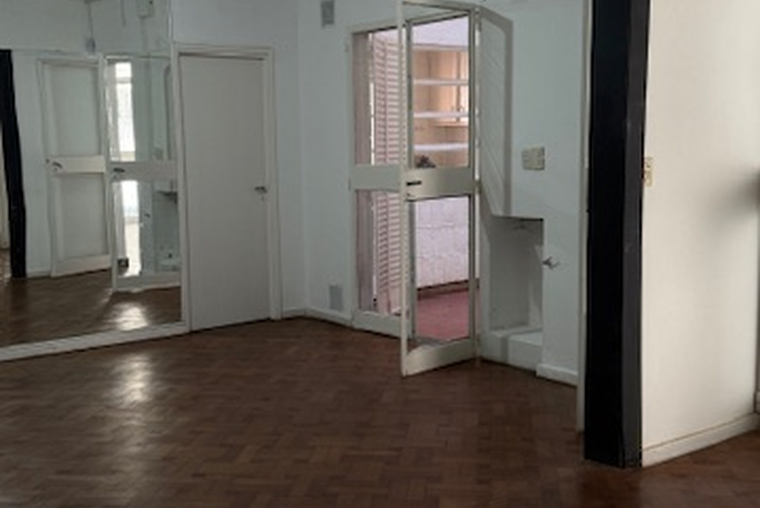 Alquilo DEPARTAMETO PB CON COCHERA Urquiza 800, (EXCELEN TE UBICACION)