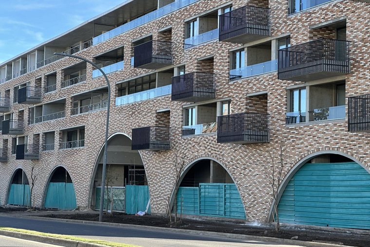 AV. CARBALLO Y AVELLANEDA. DESARROLLO ANA. Fundar. Excelente calidad y diseño. Amenities.