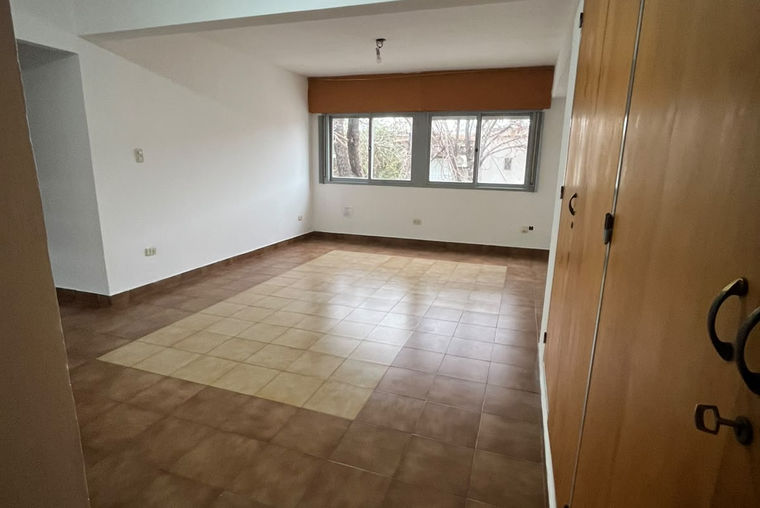 Alquilo Amplio Dto de Dos Dorm. Solis y Pje Machado Altura Mendoza Al 5800