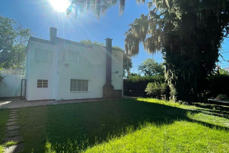 A FARIAS ALQUILA : Blas Parera 421