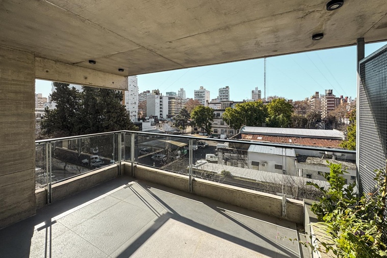 Departamento de 2 dormitorios con radiadores, balcón y amenities