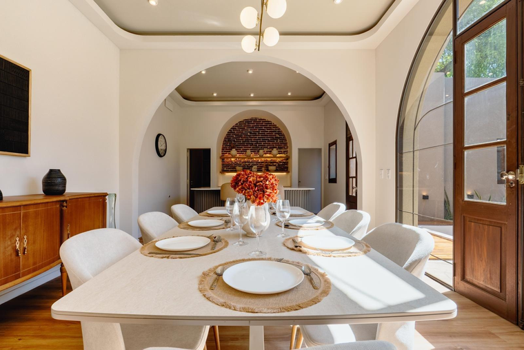 CASA DE TRES DORMITORIOS VENTA PISCINA, PATIO Y TERRAZA EXCLUSIVOS LOURDES ROSARIO