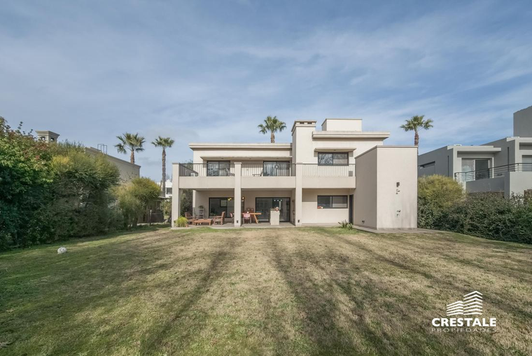 Casa en venta, Funes Hills Miraflores