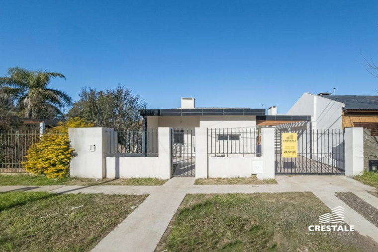 Casa en venta, Montevideo y Catamarca  - Funes