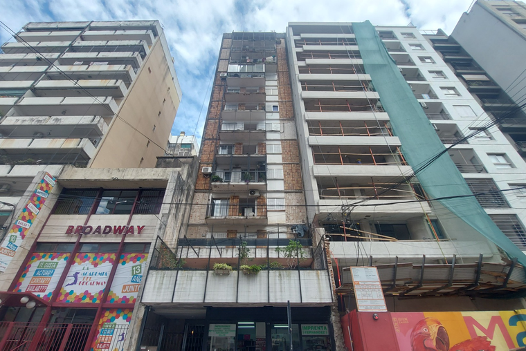 ATENCION ALQUILO. Monoambiente. Entre Ríos - Tucumán. Amplio. Ventilado.