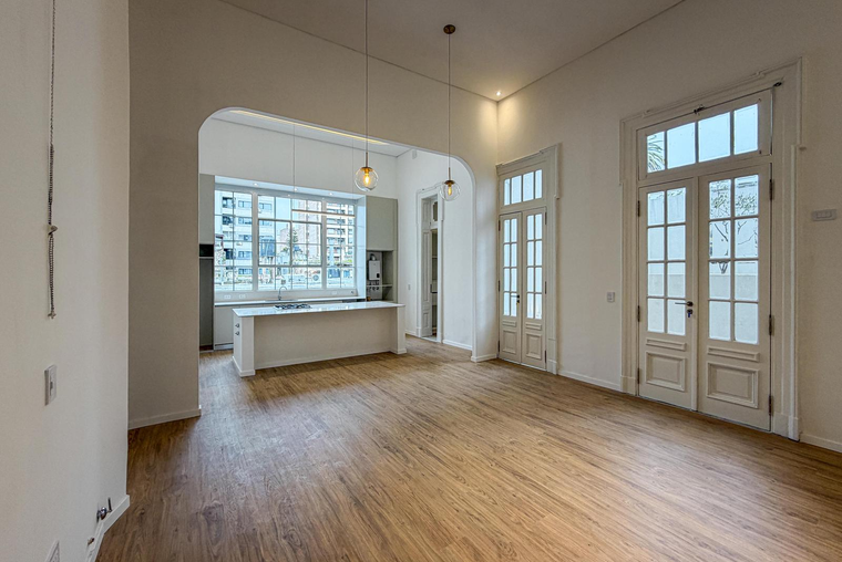 Casano en planta alta con 3 dormitorios, comodín y terraza