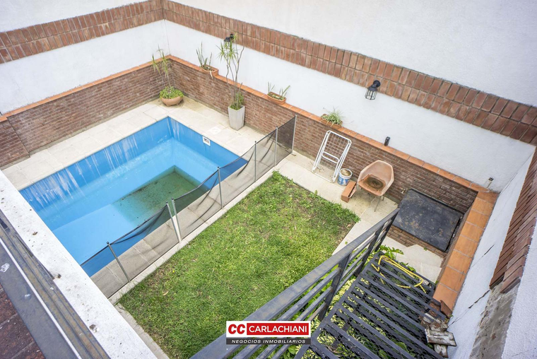 VE]NTA CASA CON PISCINA EN LOURDES - IDEAL  CONSTRUCTORAS/INSTITUCIONES