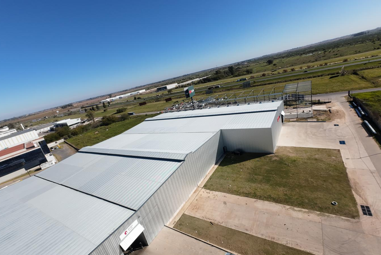 GALPON INDUSTRIAL DE 2500M2 ALQUILER DIVERSOS USOS COMERCIALES ROSARIO