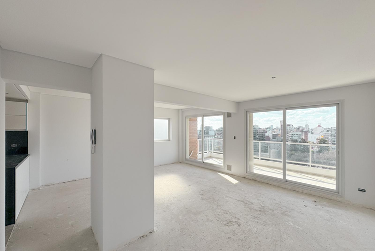 Departamento de 4 dormitorios frente a la plaza Lopez con amenities