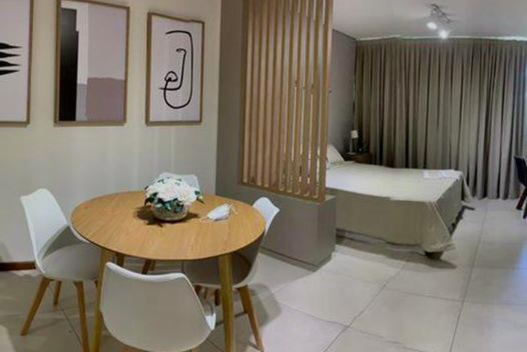 AMPLIO. AMOBLADO. CONDOMINIOS del ALTO. (Ing. Thedy 158 Bs). Balcón. Externo. Excelente.