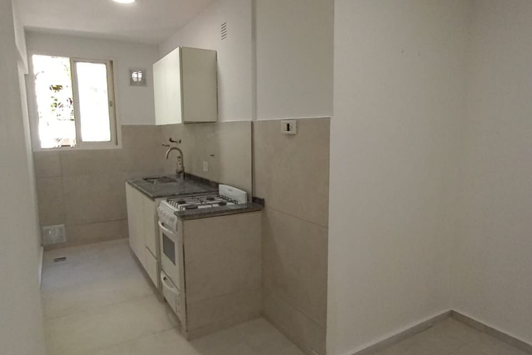 Montevideo - Dorrego. Semipiso. Norte. Reciclado. 53 m2. más balcón.