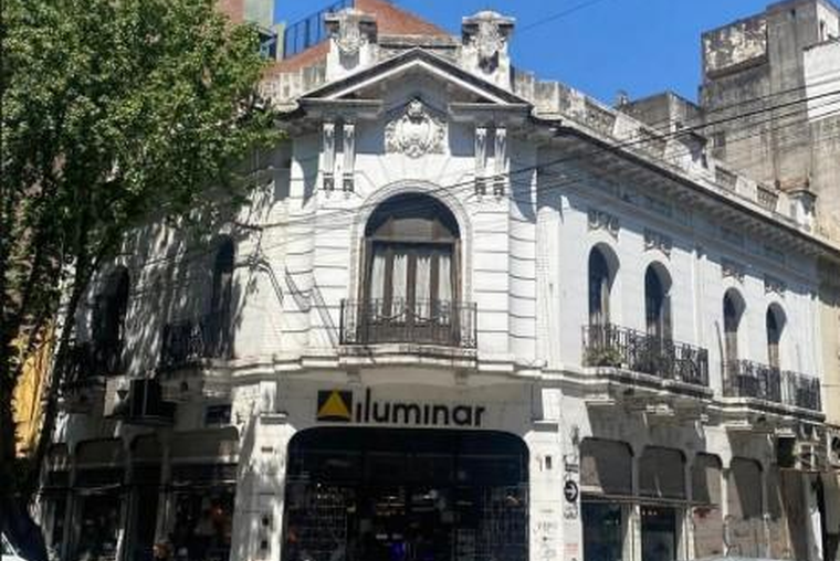 Local Comercial en Planta Baja con Oficinas en Planta Alta