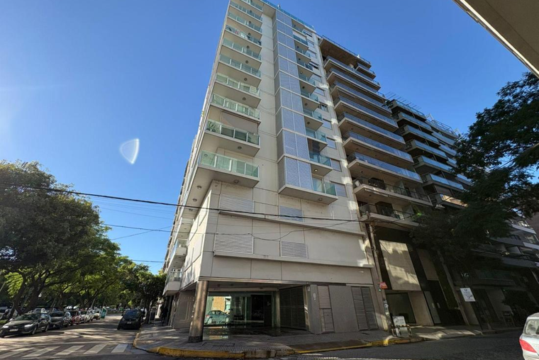 Departamento en venta, Güemes 1800