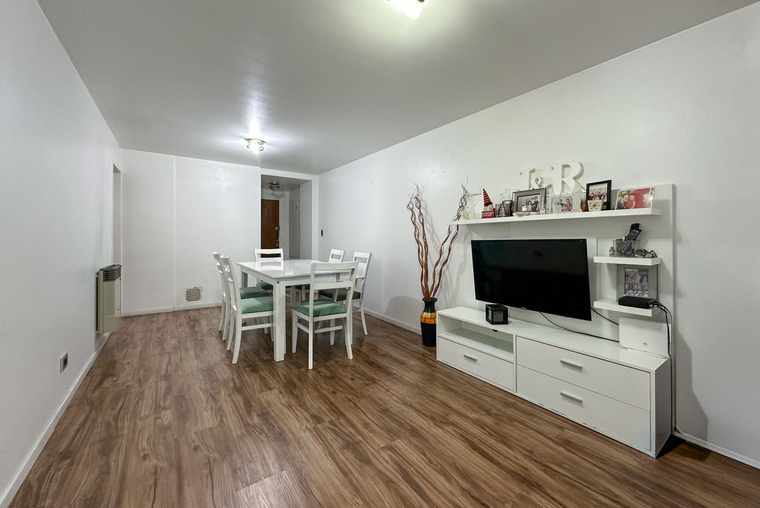 Departamento de 3 dormitorios con cochera opcional en el centro