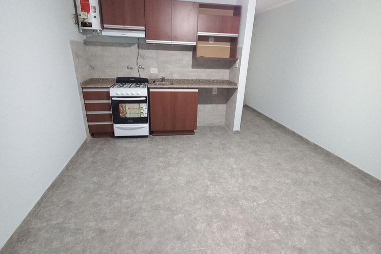 San Lorenzo 3200. Ideal Estudiantes. Zona Medicina. División funcional. Espacio guardado.