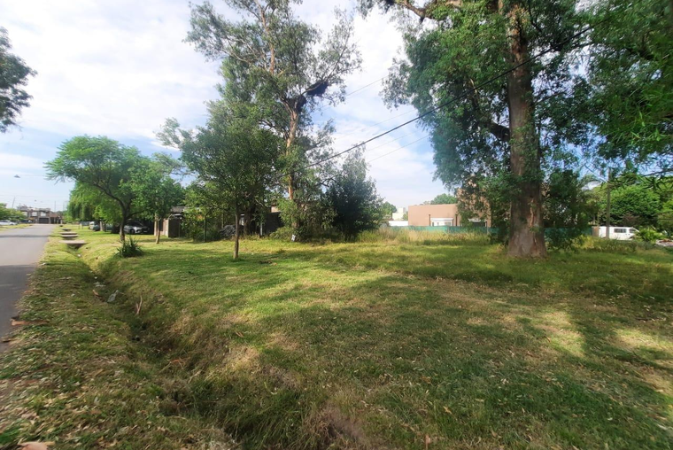 Venta Terreno Barrio Tango Esquina Arboles Añejos Permuta 