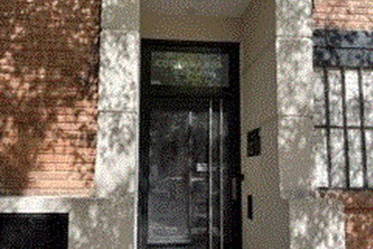 Cochabamba 100 Bis. Escalera. Semipiso. Interno. Cocina independiente. Lavadero. Opción Cochera.