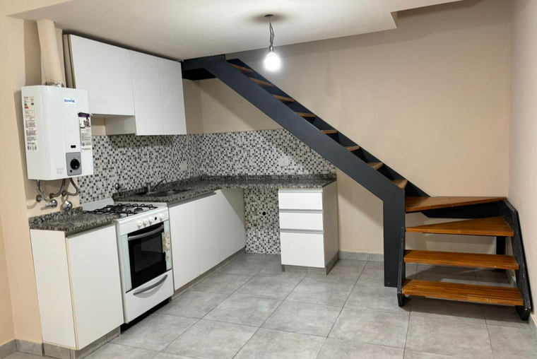 DEPARTAMENTO DUPLEX DE 1 DORMITORIO VENTA PATIO EXCLUSIVO ECHESORTU ROSARIO
