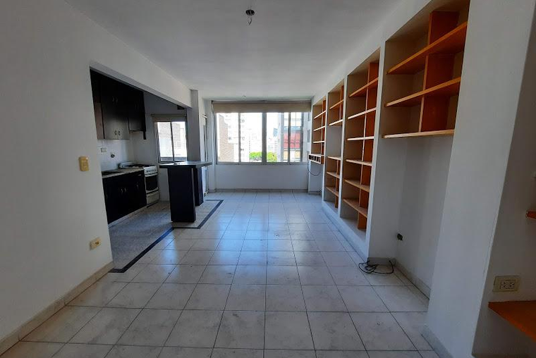 DORREGO 62. Orientación Este. Muy luminoso. Ventilación cruzada. 47 m2.