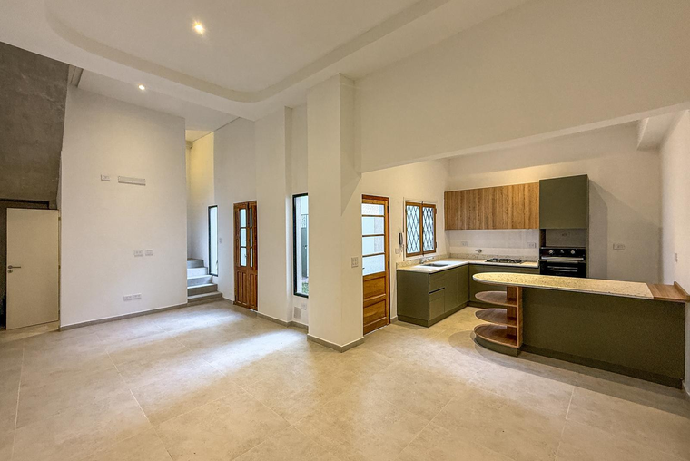 Casa de 3 dormitorios con jardín, quincho y parrillero en Abasto