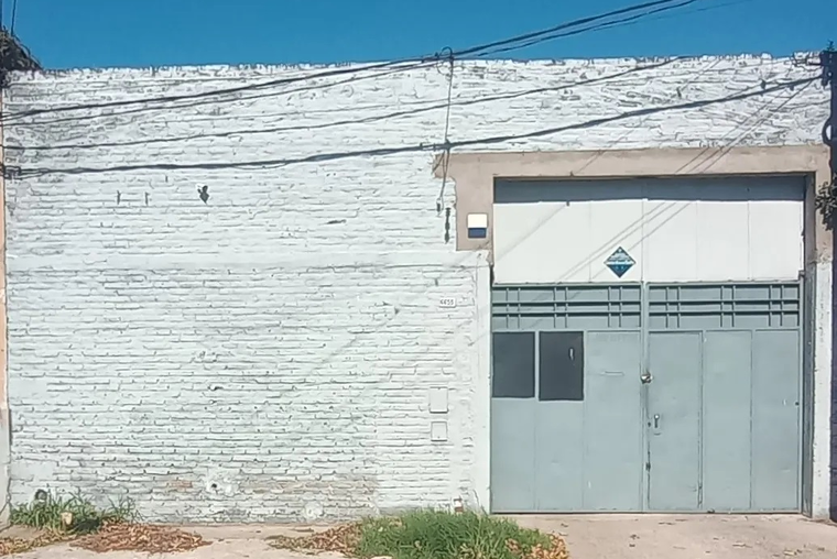 Pcias. Unidas 1800, (Pje. Linneo 6655). Parabólico. 234 m2. Alquilado.