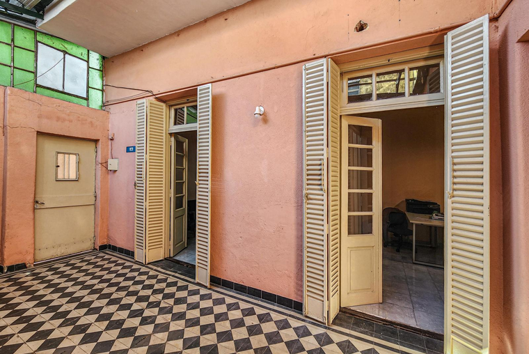 Casa de pasillo de 2 dormitorios en PH apto reciclado