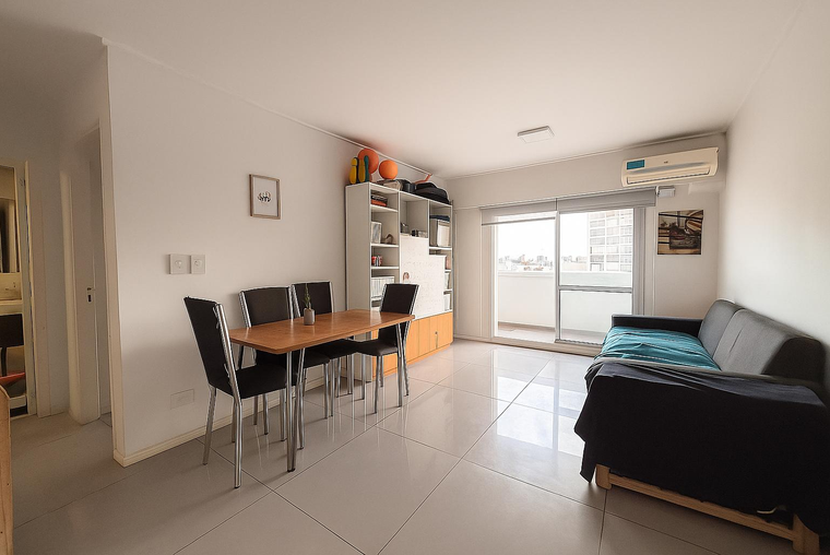 CALLAO 400. PICHINCHA. COCHERA. Amplio. Luminoso. Amenities.