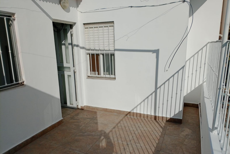 Alvear 1800 (VGG)