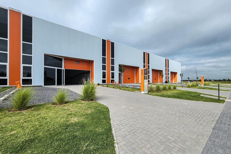 Galpones desde 375m2 cubiertos en Ciudad Industria Funes