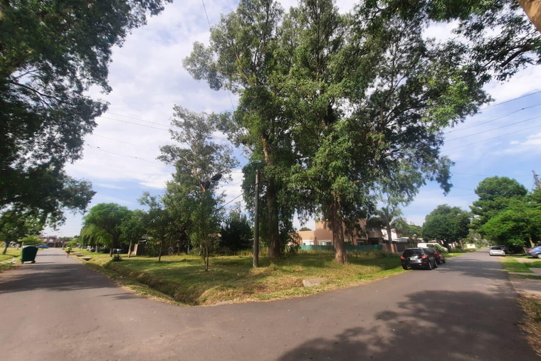 Venta Terreno Barrio Tango Esquina Arboles Añejos Permuta 