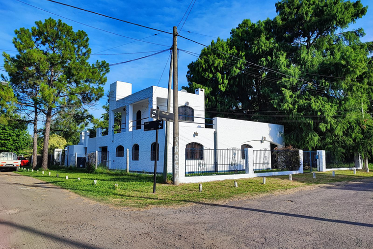 Casa en venta Rosario  Fisherton - 3 Dormitorios - Pileta