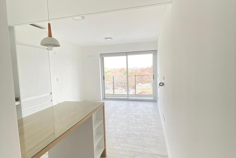MODERNO MONOAMBIENTE  CON BALCON Y AMENITIES EN CALLE PELLEGRINI- ROSARIO