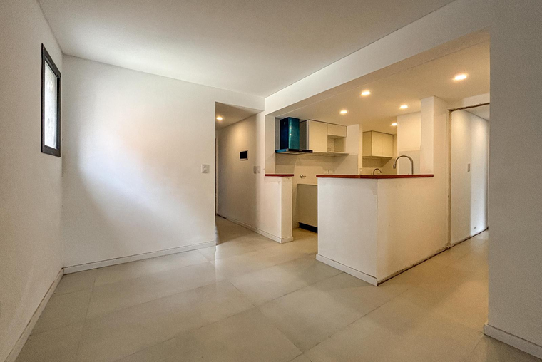 Departamento de 2 dormitorios, parrillero propio y amenites en zona río