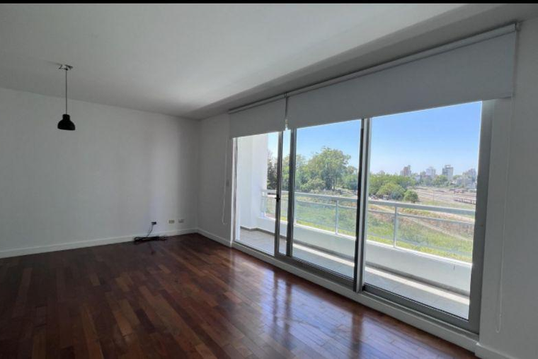 Departamento de un dormitorio con cochera en torre exclusiva de Puerto Norte.